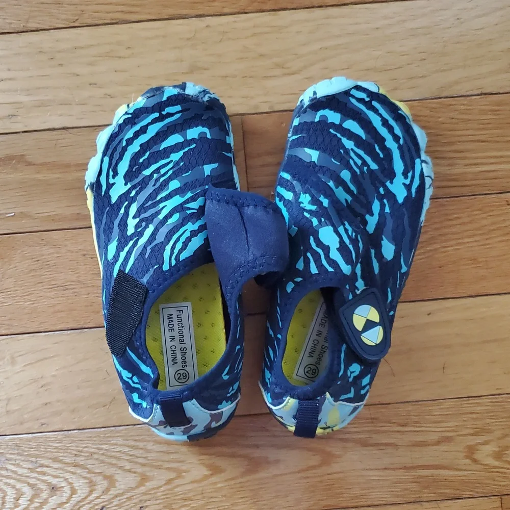 Little Kids Water Shoes Size 11.5